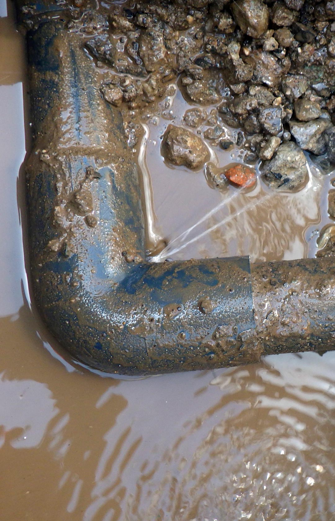 原因不明の水漏れ