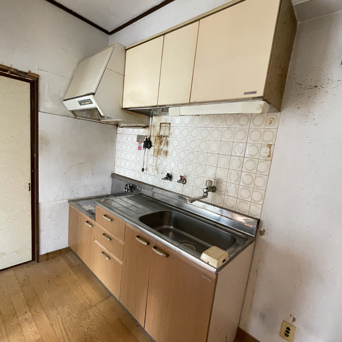 品川区賃貸マンション　キッチンリフォーム施工前
